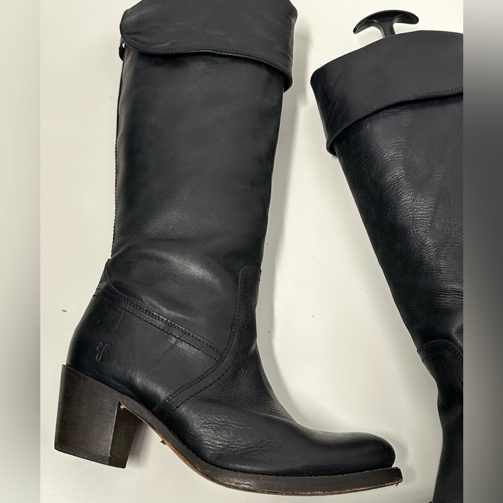 FRYE women's black leather pull on jane tall cuff boots 2.5" heel, 8.5 B. - Picture 5 of 16